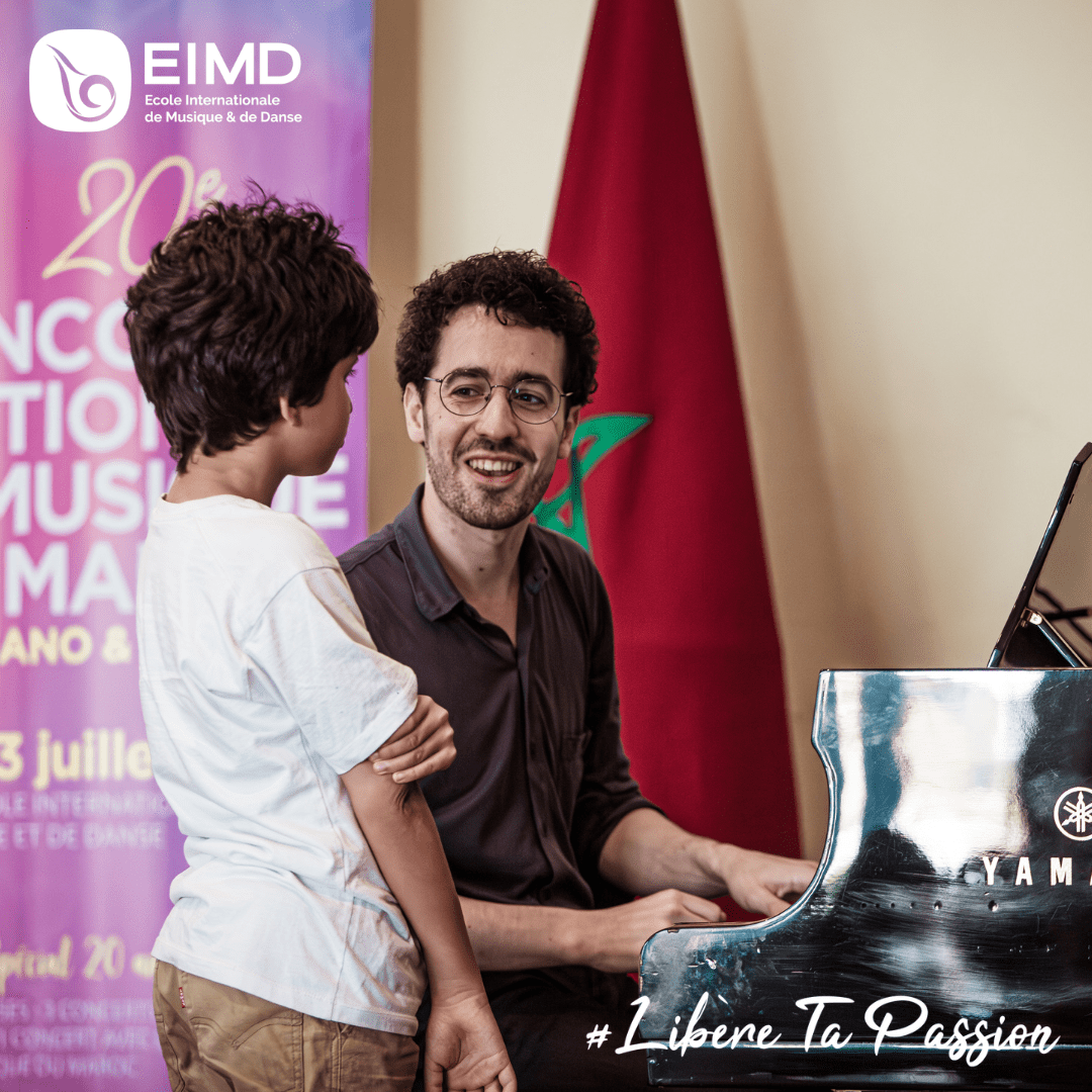 Professeur Piano Avec Un Enfant Au Maroc : EIMD